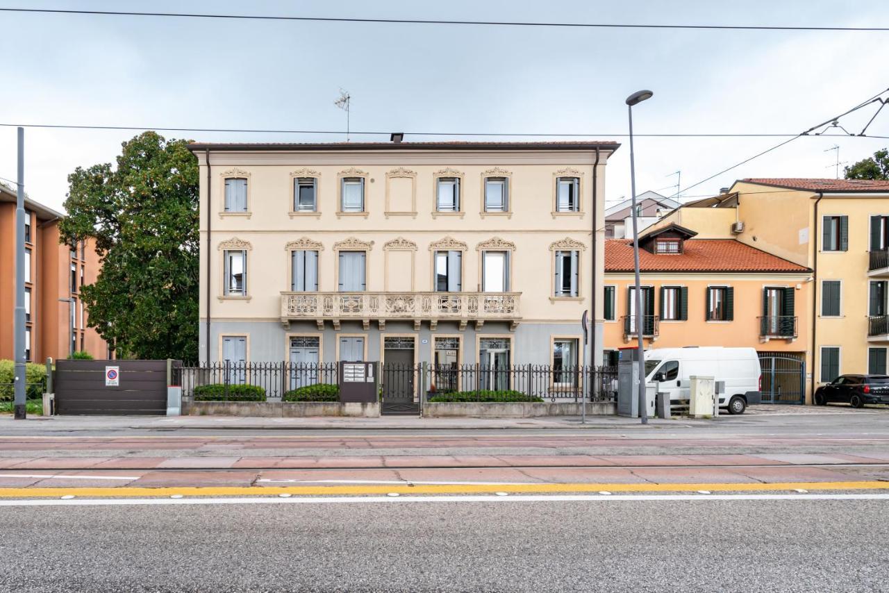 Corte Cappuccina 14 Elegant Apt Con Parcheggio! パドヴァ エクステリア 写真